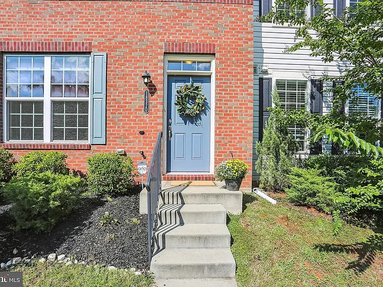 18320 Woodhouse Ln — Photo 2