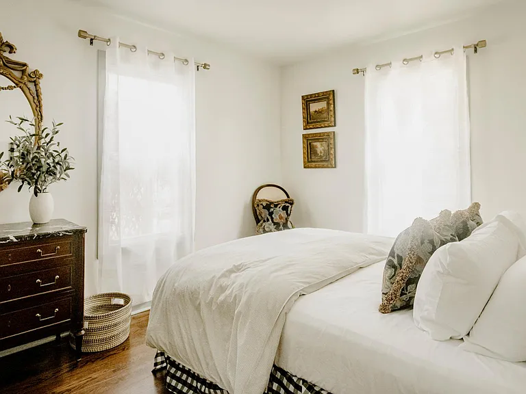 1135 S Gary Pl — Photo 17