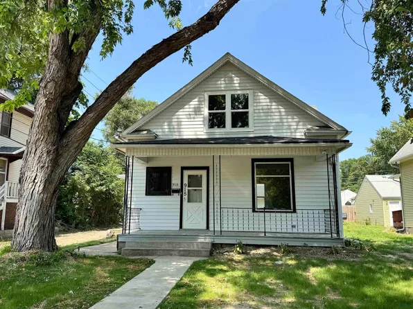 915 21st St, Sioux City, IA 51104