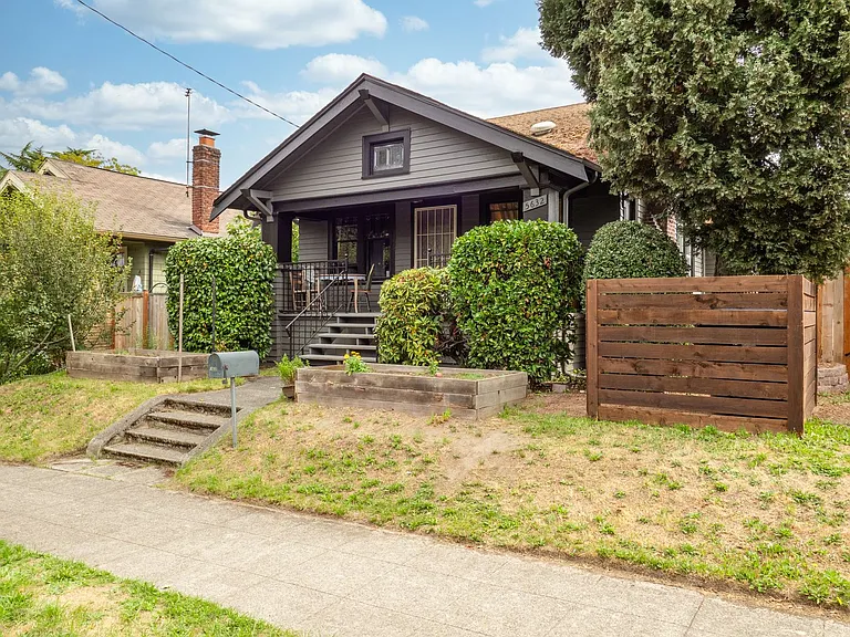 5632 11th Ave NE — Photo 4