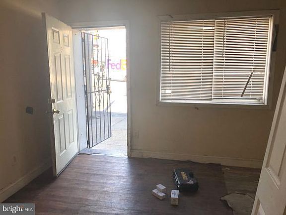 5th image of 2136-2138 N Fulton Ave