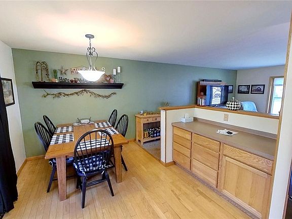 4th image of 9 Brooktree Cir