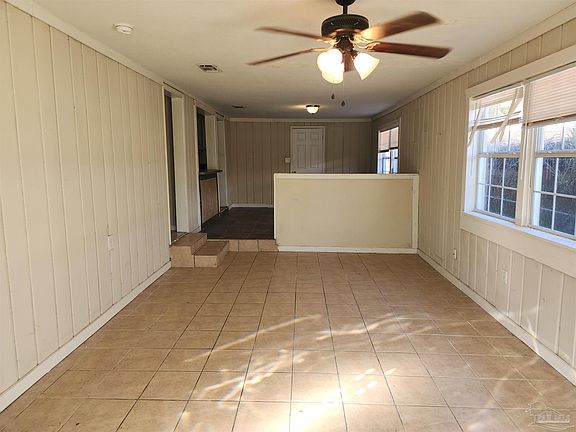3rd image of 102 Elm St