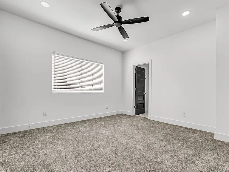 3013 Alpha Wolf Ct — Photo 27