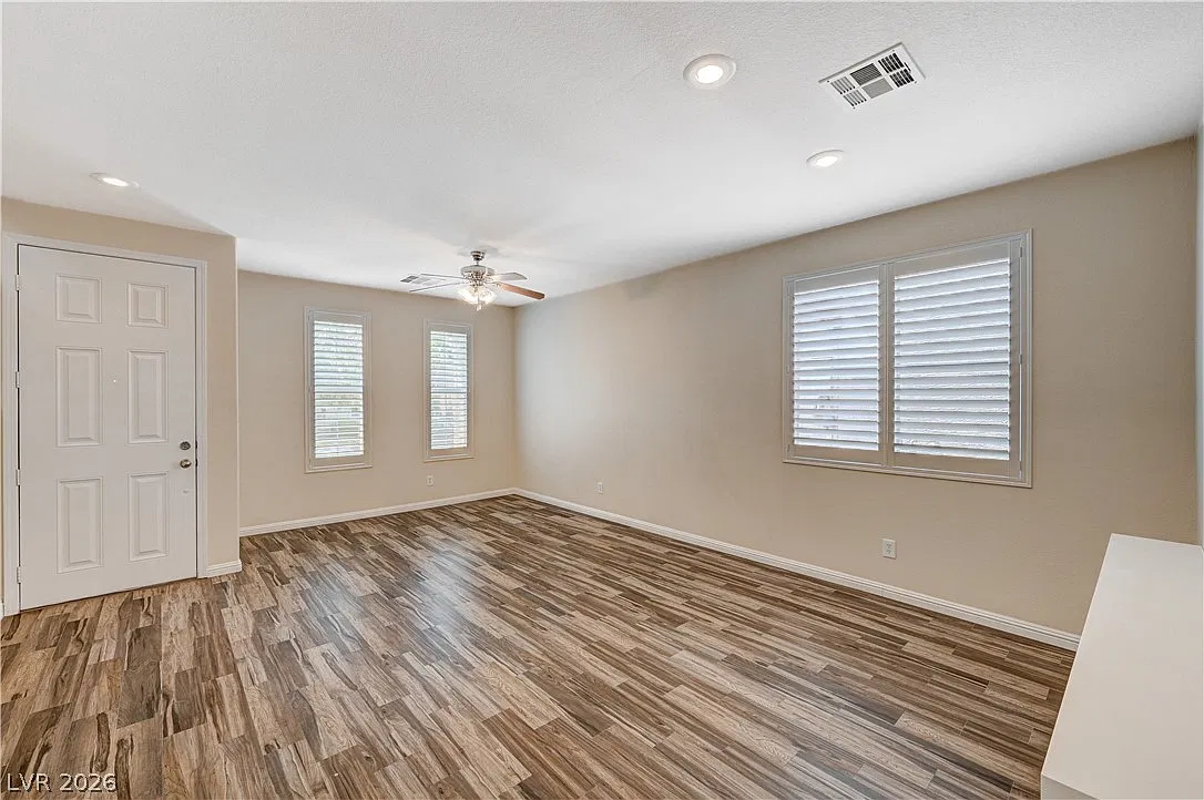 3 bed, 2.5 bath, 1878 sqft, $2,375 — Photo 4