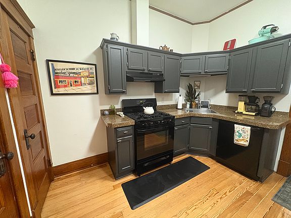 5th image of 3033 N Josephine St