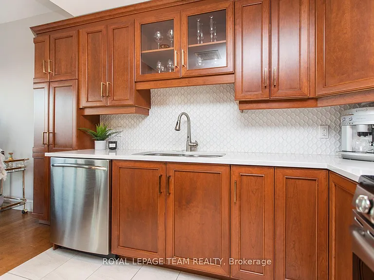 90 George St #1108 — Photo 7
