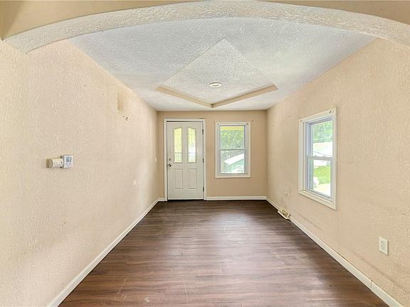2nd image of 712 Utley Ave