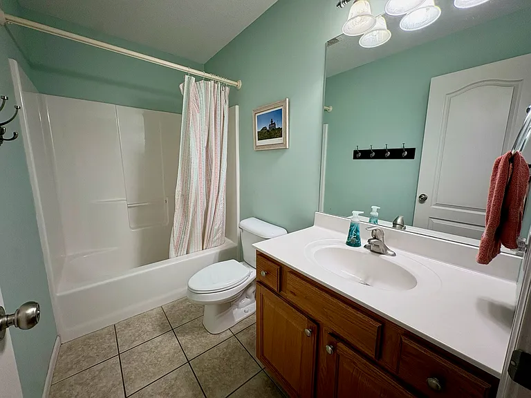 Full Bathroom 2 (Main Level)