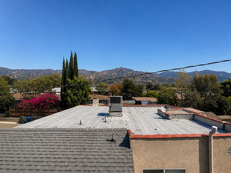 Mountain View from both bedrooms