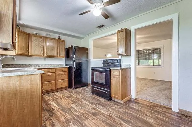 2528 Private Road 5101 — Photo 6