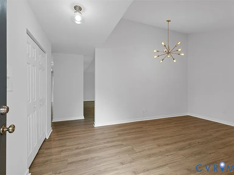 7905 Tamarind Dr — Photo 2