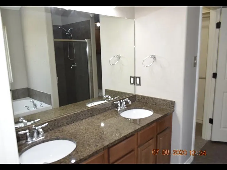 2105 Oak View Dr — Photo 16