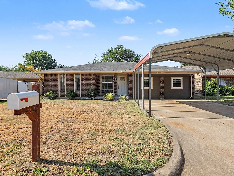 1052 Hargis Ln