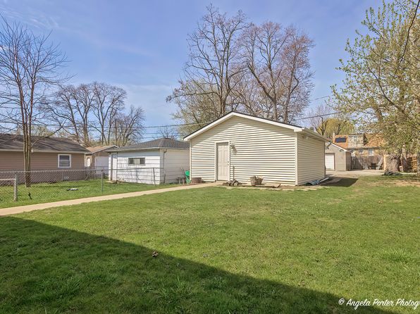 2904 Gideon Ave, Zion, IL 60099
