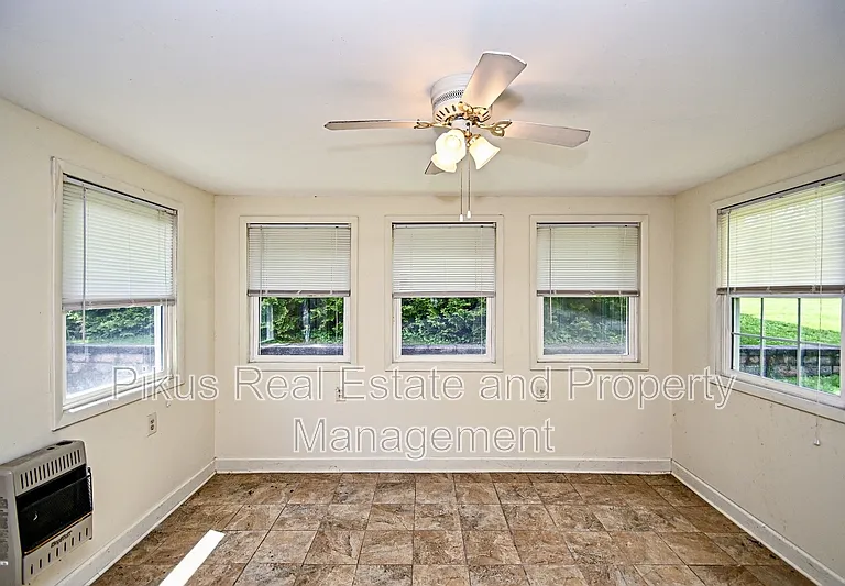 3300 Lake Center St NW — Photo 18