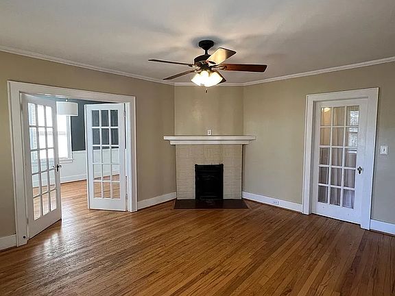 2nd image of 1020 C Ave