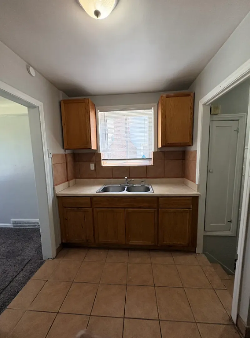 6181 Neff-3 Beds & 1 Bath For Rent! — Photo 4