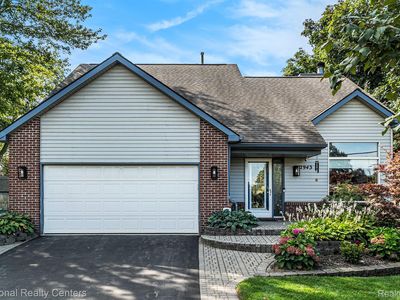 2943 N Lake Angelus Rd W, Waterford, MI, 48329