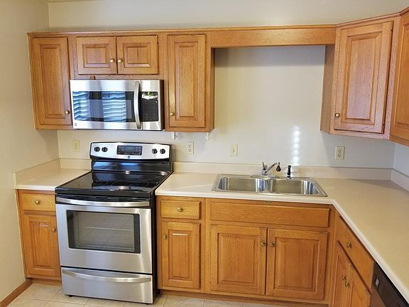 3rd image of 1508 Flagstone Dr