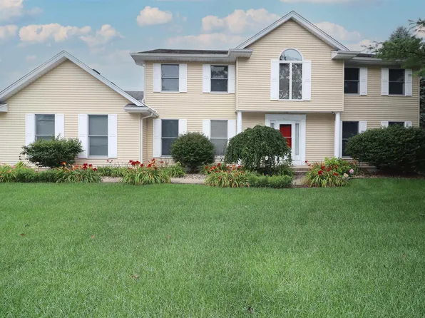 52207 Brendon Hills Dr, Granger, IN 46530
