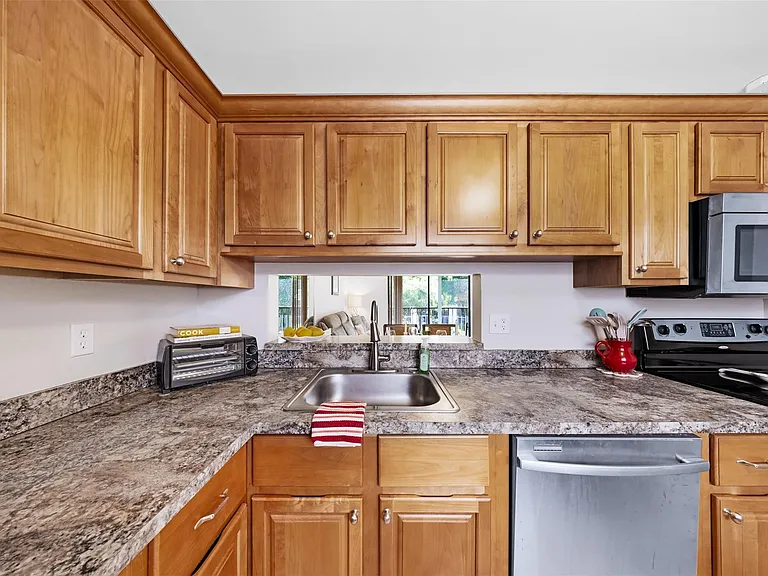 5250 Las Verdes Cir #317 — Photo 7