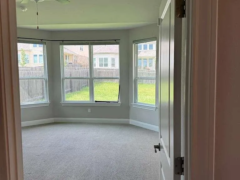 141 Seminole Dr — Photo 10