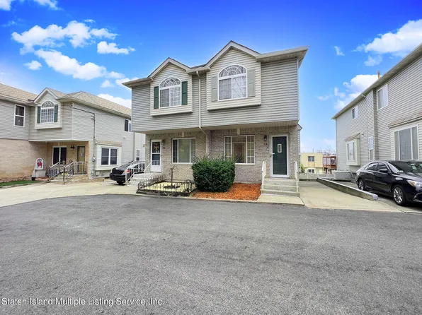24 King James Ct, Staten Island, NY 10308