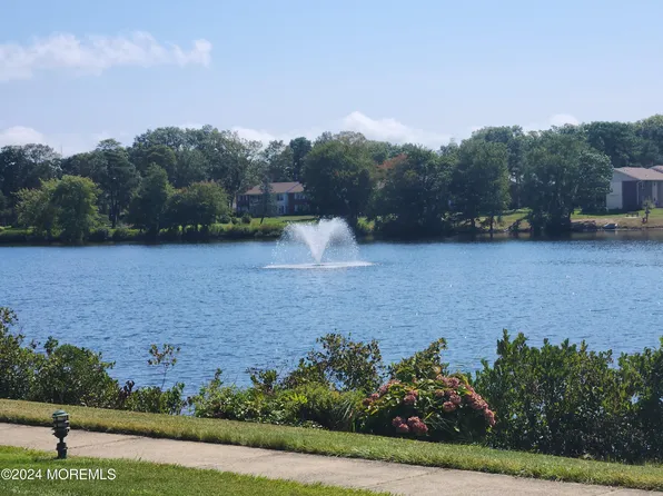 697A Plymouth Drive, Lakewood, NJ 08701