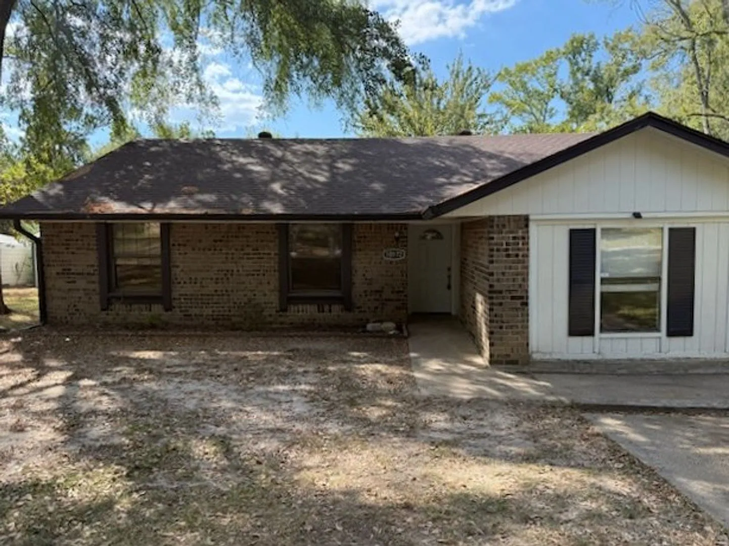 10172 Hillside Dr. — Photo 1