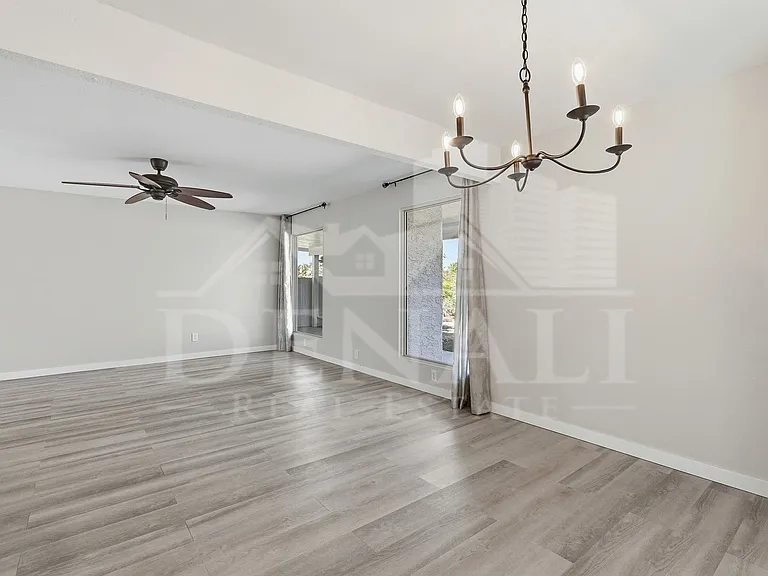 10602 E Elmhurst Dr — Photo 7
