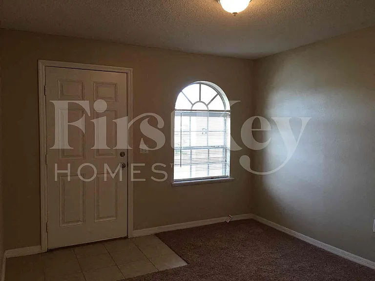 3638 Queens Cove Blvd — Photo 3