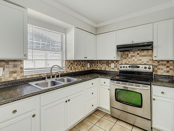 5th image of 8727 N 50th St APT D