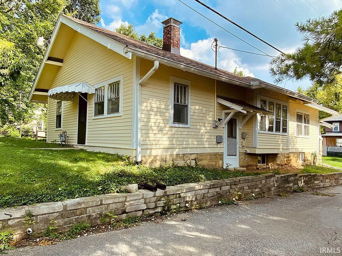 4 bed, 1.0 bath, 1380 sqft, $3,000 — Photo 3