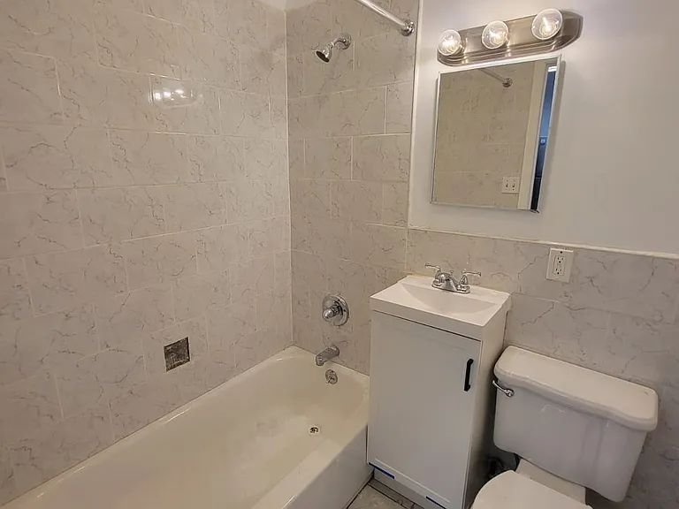 3512 Church Ave #2R — Photo 5