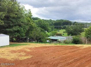 111 Vineyard Ln, Friendsville, TN 37737