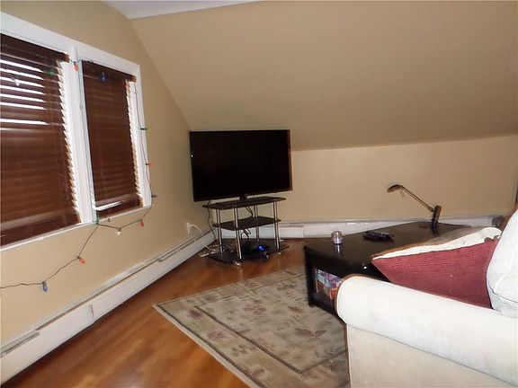 5th image of 217 Warren Ave #3