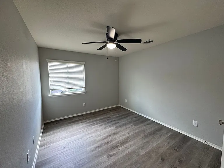 6725 Cold Water Dr — Photo 8