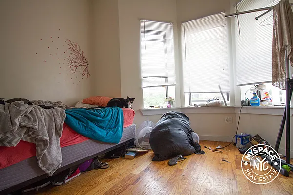 Rented by MySpaceNYC | media 8