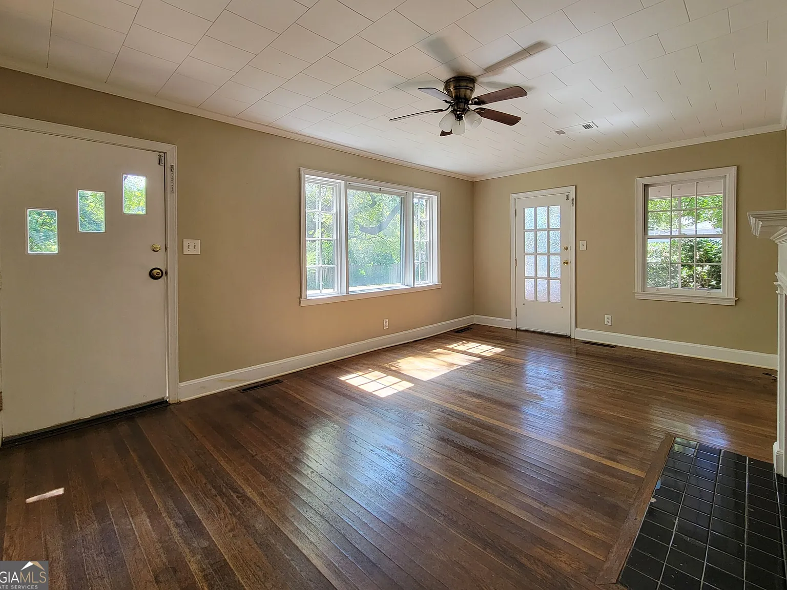 2 bed, 2.0 bath, 1460 sqft, $1,645 — Photo 3
