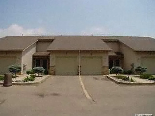131 Annison Dr APT 3, Commerce Township, MI 48382