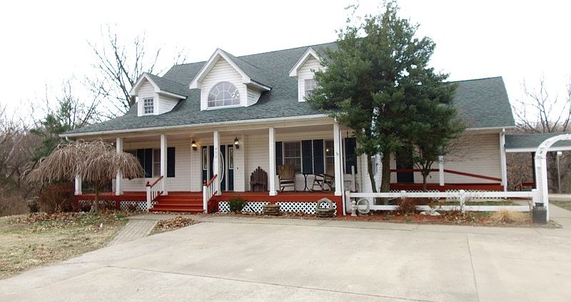 1st image of 402 Hillcrest Dr