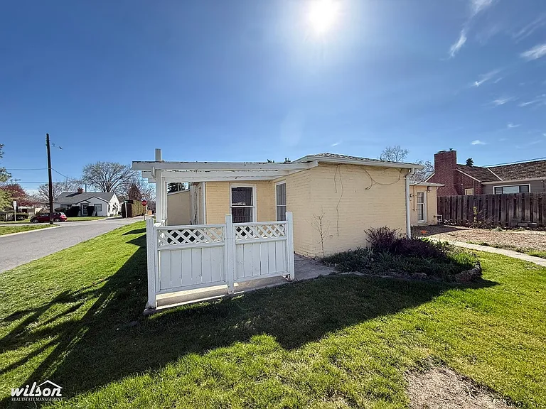 3401 W Yakima Ave — Photo 14