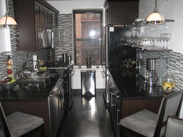 1st image of 10 Franklin Ave APT 4P