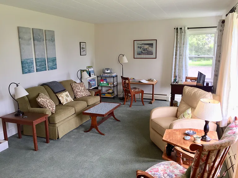 18 Ferris Rd — Photo 3