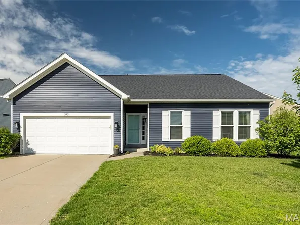545 Crystal Stream Dr, Wentzville, MO 63385