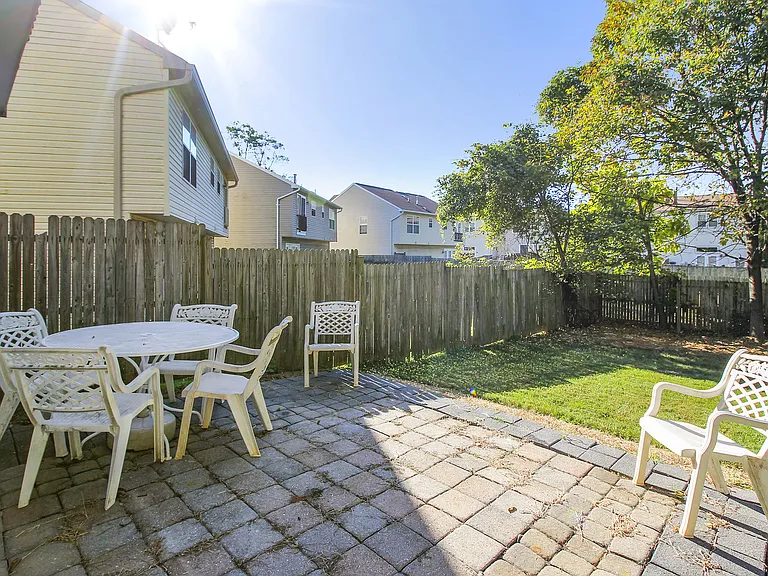 102 W Deer Park Rd — Photo 13