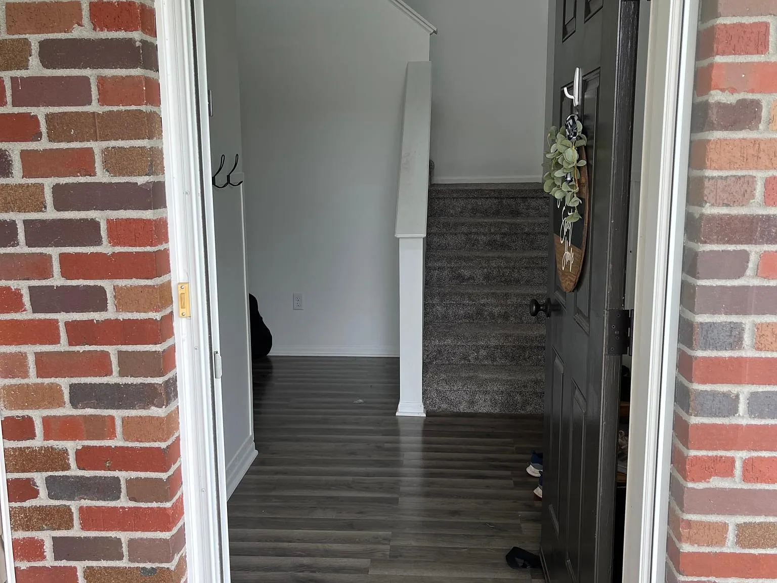 3 bed, 2.5 bath, 1700 sqft, $2,300 — Photo 2
