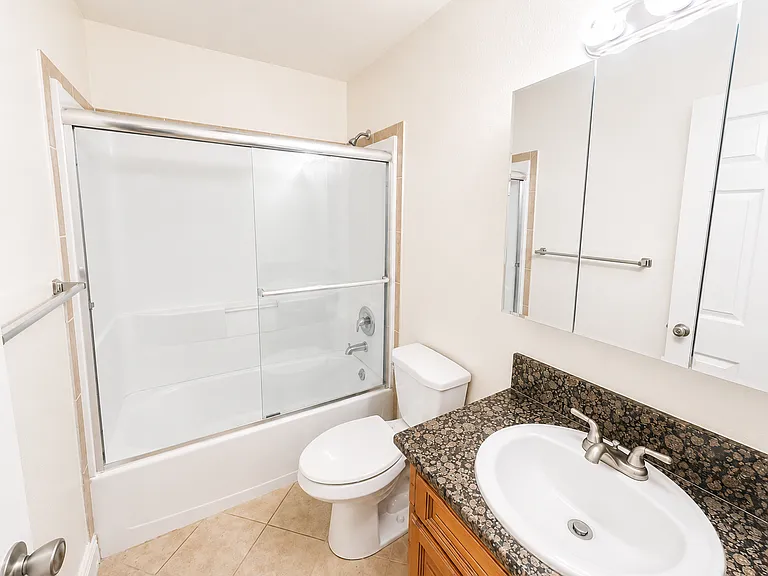 1371 E Washington Ave #102 — Photo 7