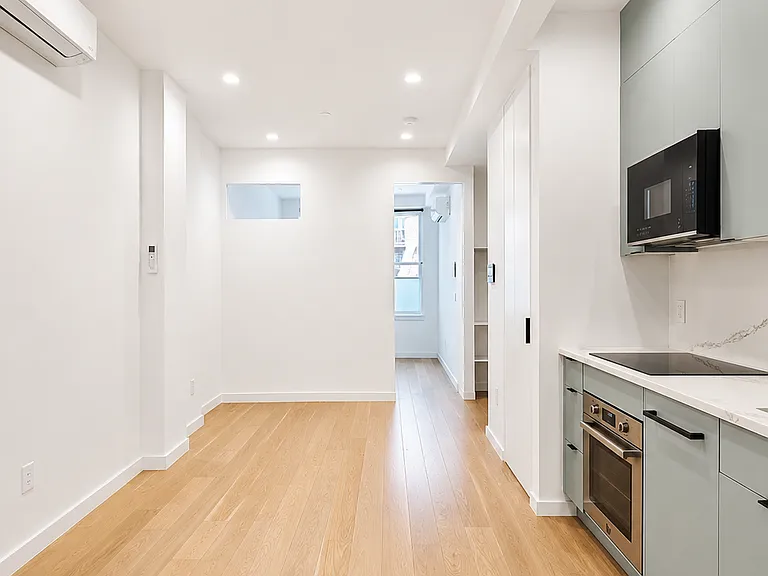 27-16 Newtown Ave #1H — Photo 4